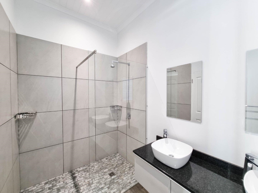 2 Bedroom Property for Sale in Sandbaai Western Cape